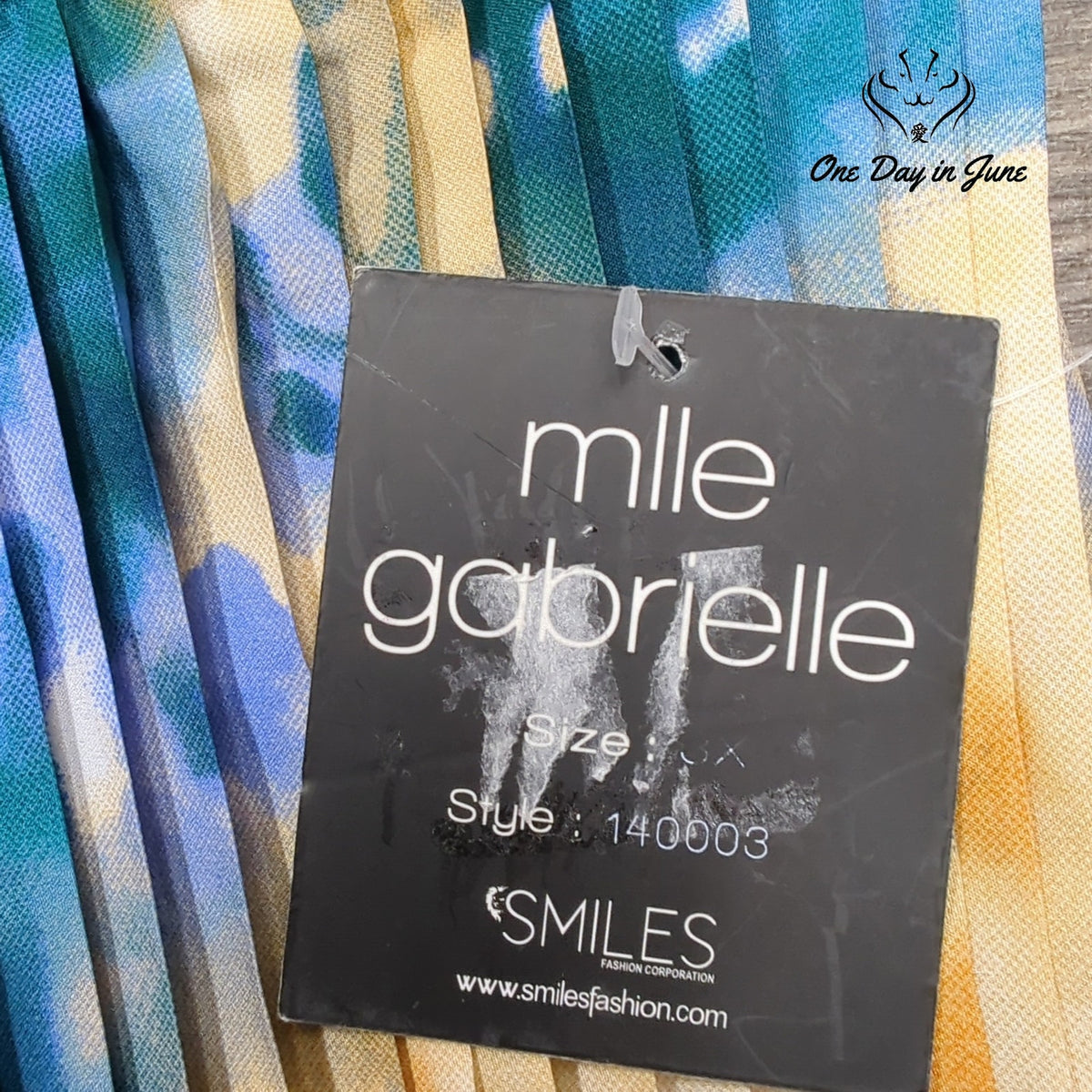 mlle gabrielle Plus Size Pleated Midi Skirt Blue Yellow Abstract NWT Size 3X