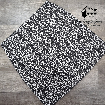 Express Pull On Pencil Skirt Size M