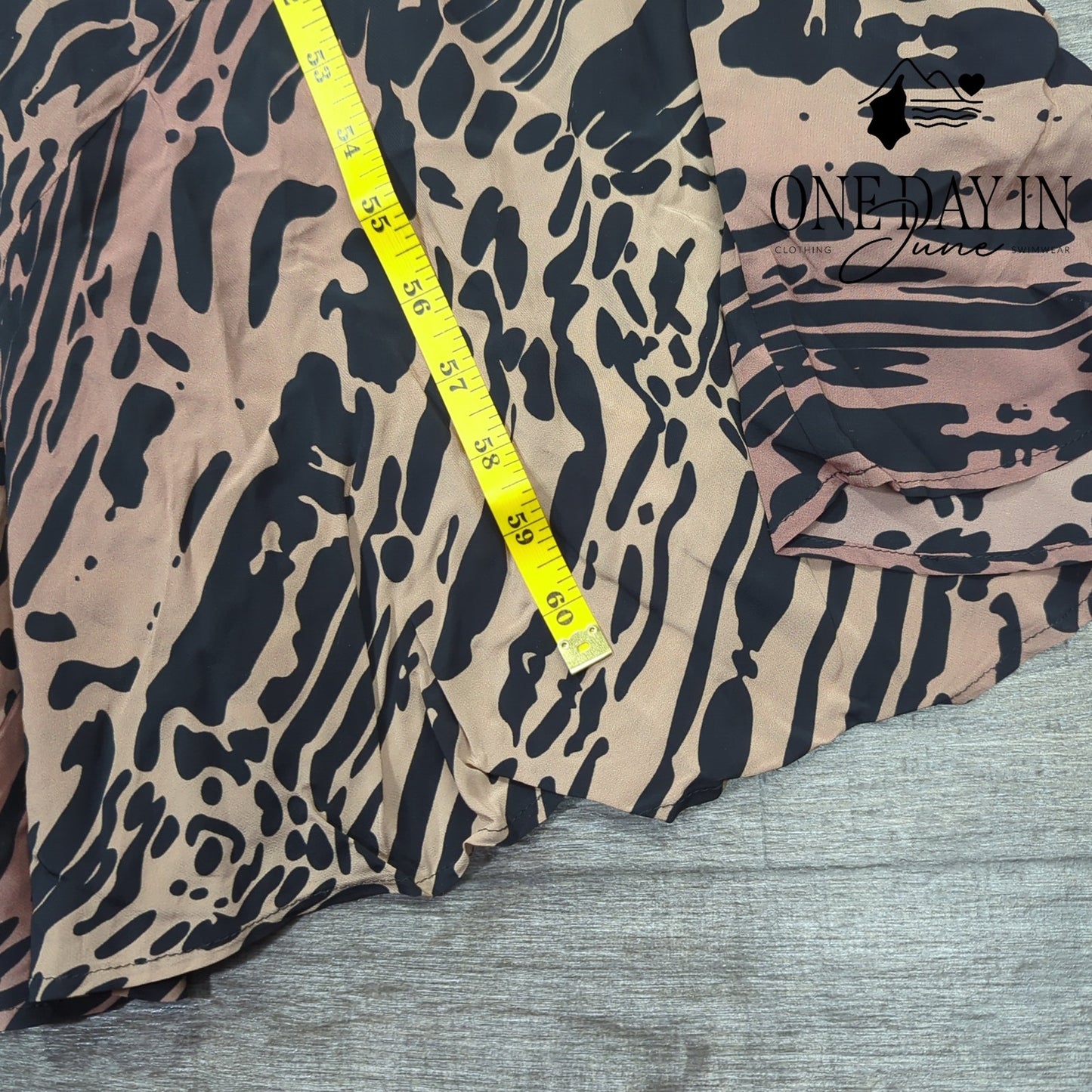 Good American Chiffon Bias Cowl Maxi Dress Warped Leopard NWT Size L