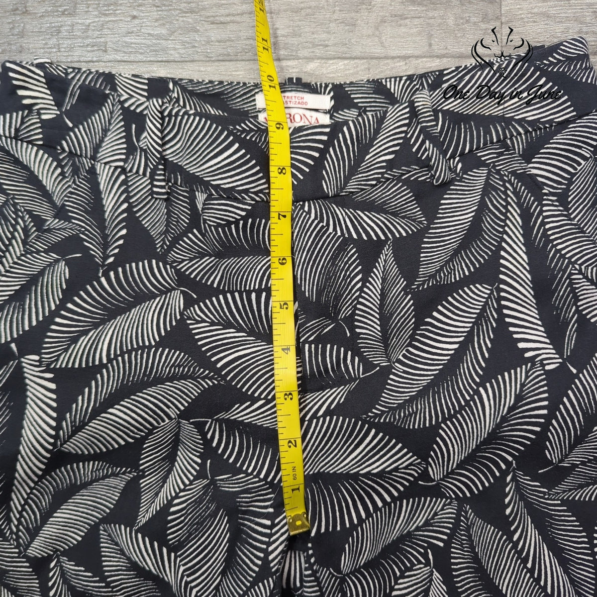 Merona Tropical Leaf Print Stretch Ankle Pants Black White Size 2