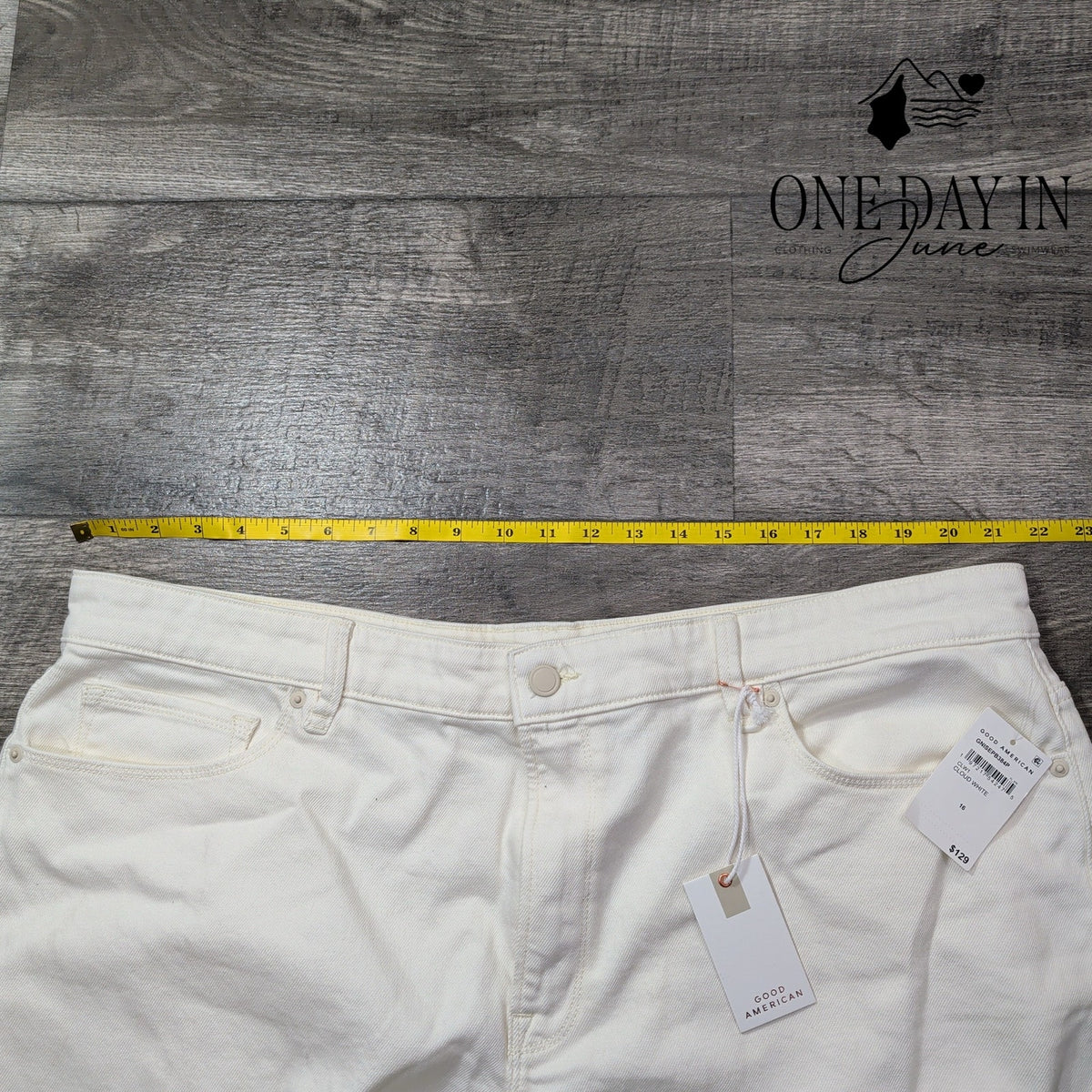 Good American Cut Off Denim Shorts Cloud White Frayed Hem NWT Size 16