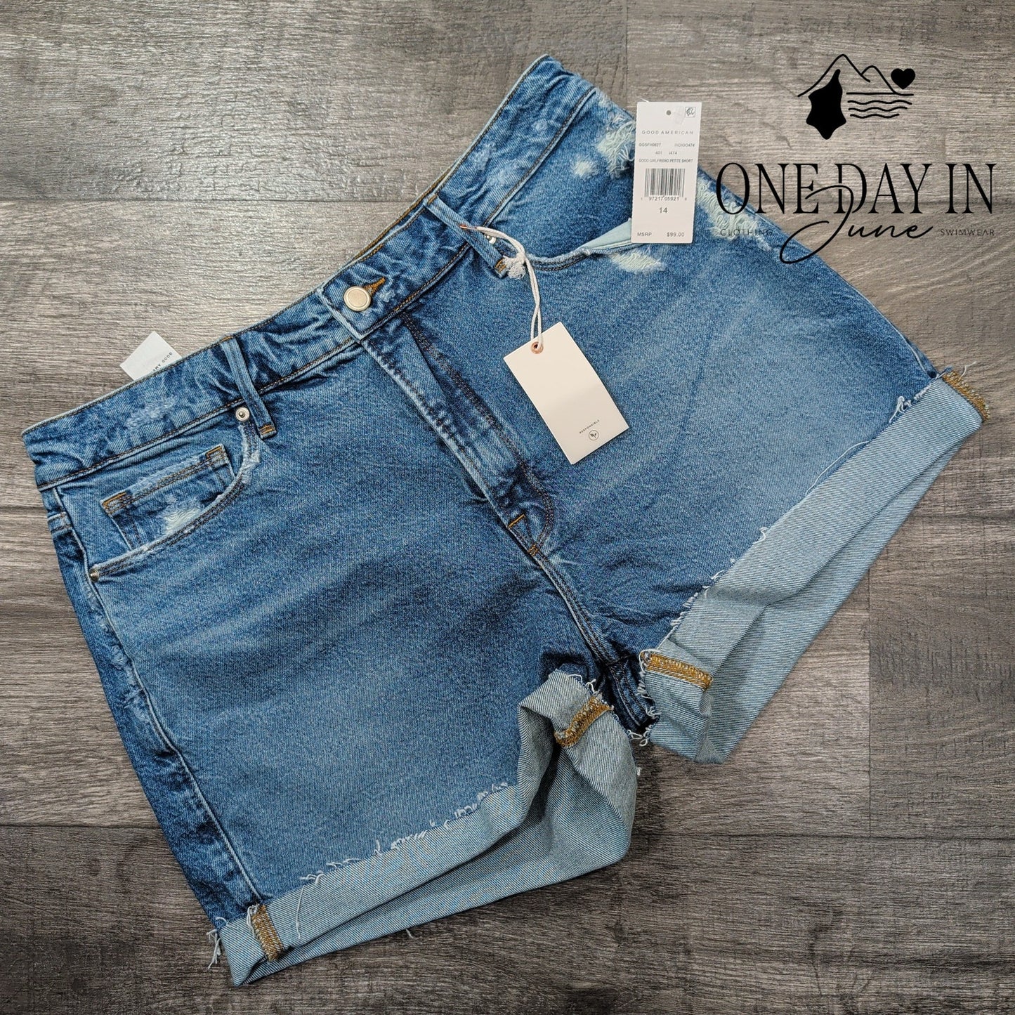 Good American Girlfriend Petite Shorts Size 14
