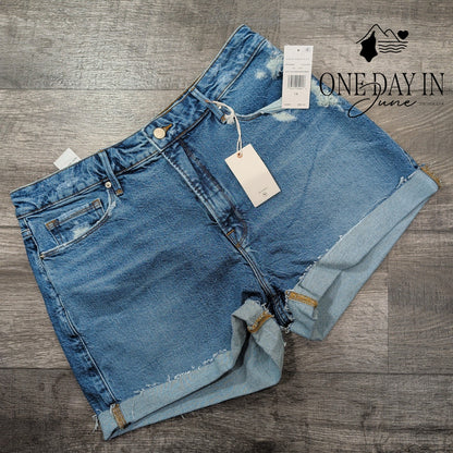 Good American Girlfriend Petite Shorts Size 14