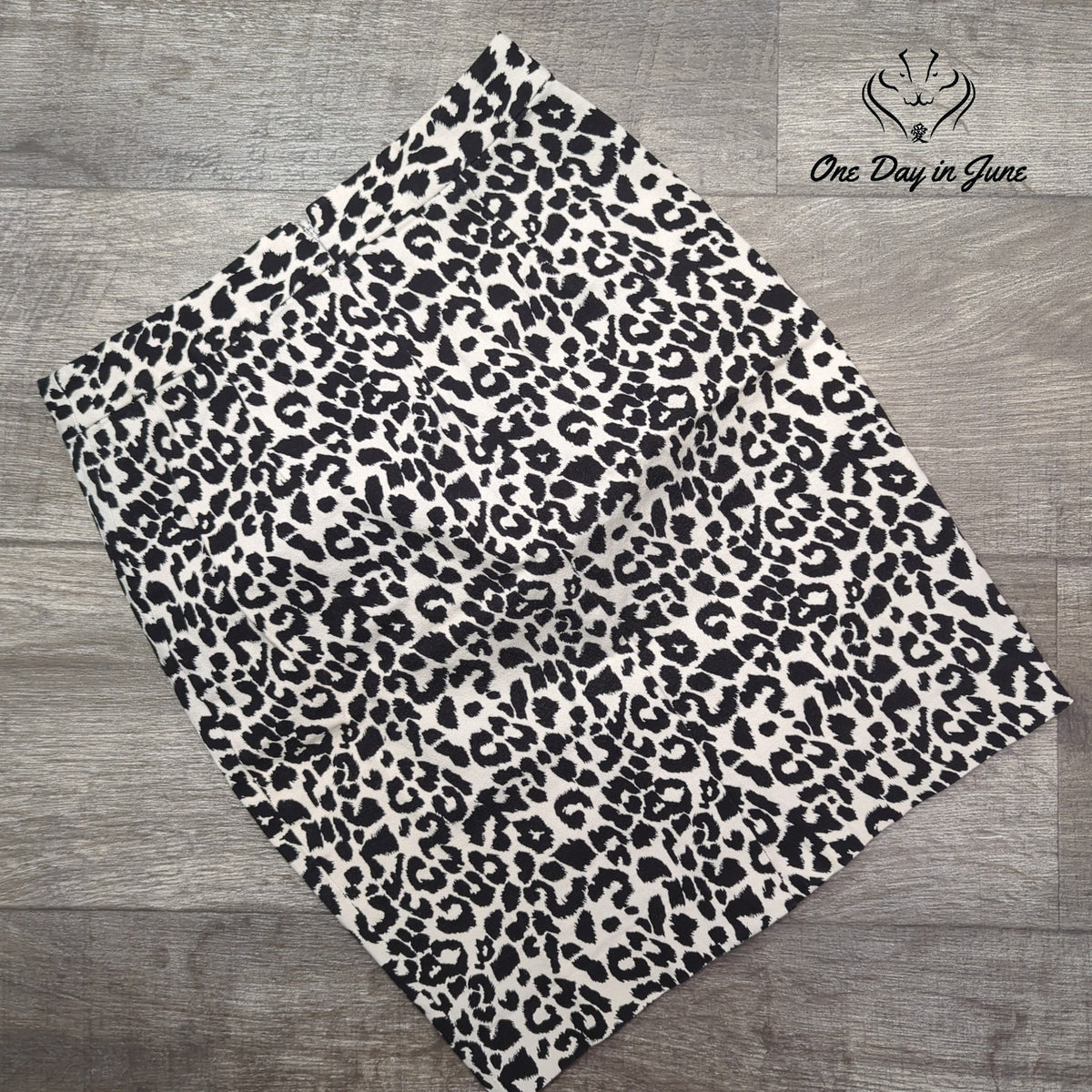 Ann Taylor Petite Leopard Print Pencil Mini Skirt Black White Size 0P