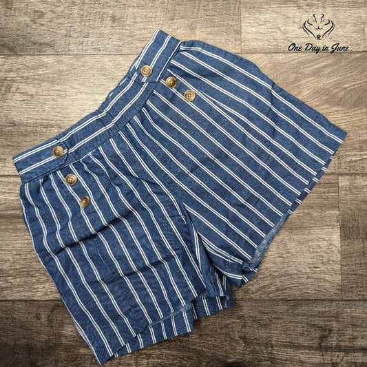 Robert Louis Button Accent Shorts Size S