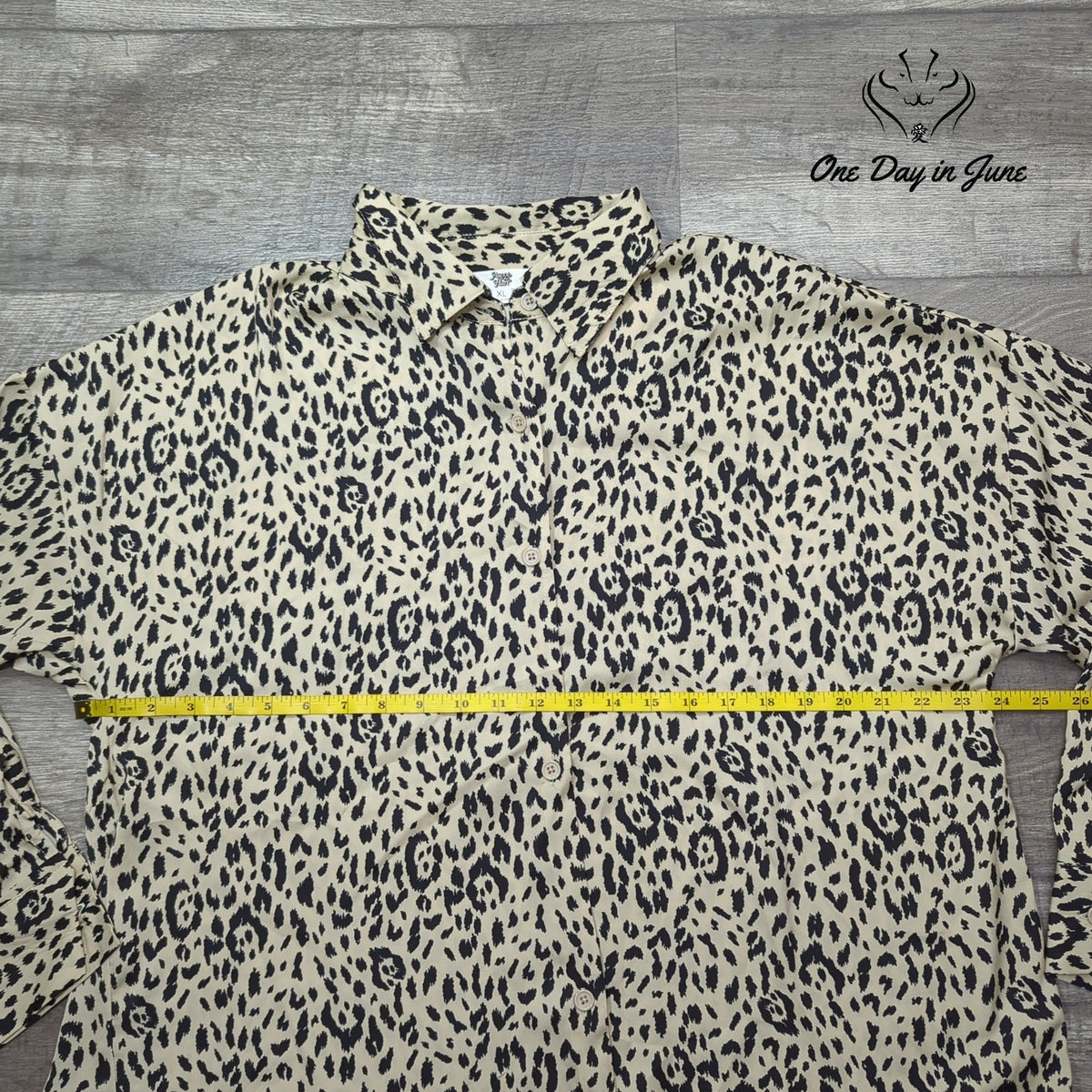 Ascot and Hart Leopard Animal Print Button Down Blouse Beige NWT Size XL