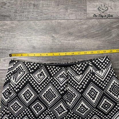 Dalia Collection Geometric Chino Shorts Size 4