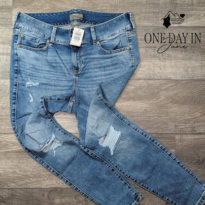 Torrid Jegging Super Soft Skinny Jeans Distressed Medium Wash NWT Size 14