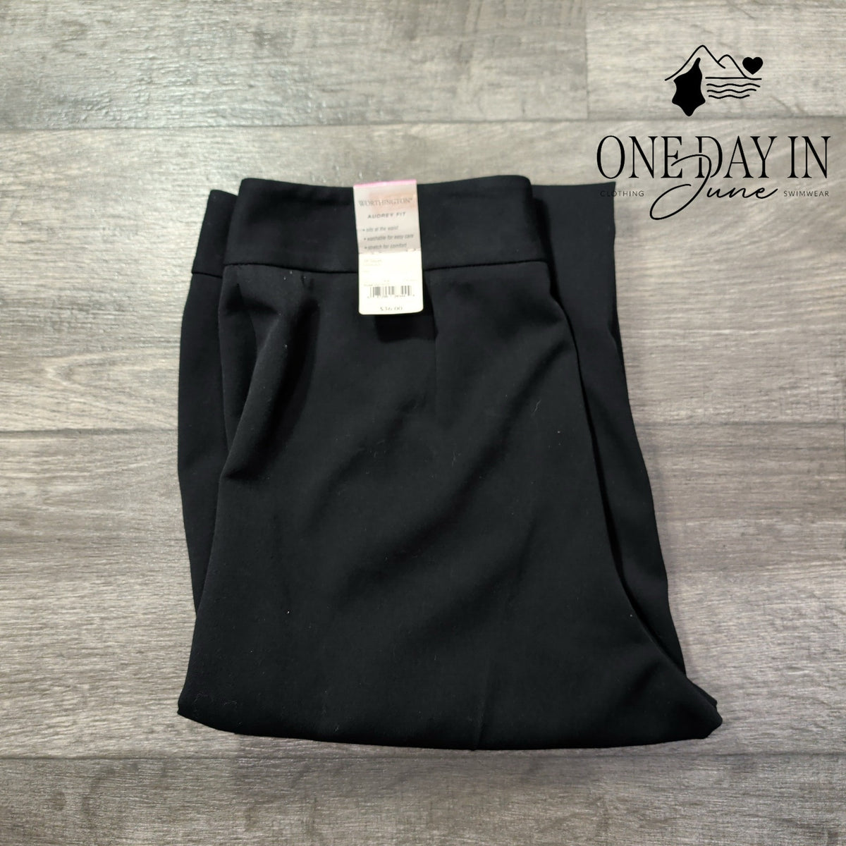 Worthington Audrey Fit Dress Pants Short Black Stretch NWT Size 10 Short