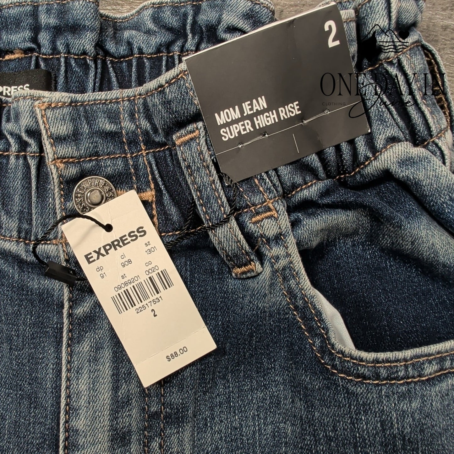 Express Super High Rise Mom Jeans Size 2