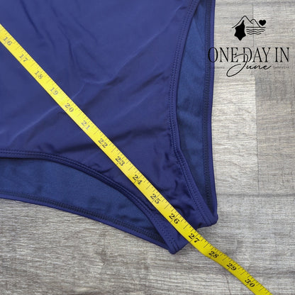 Adisputent Moderate One Piece Swimsuit Size M