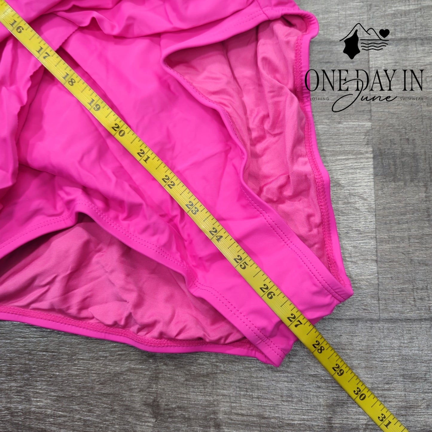 Smismivo Twist Front One Piece Swimsuit Size L