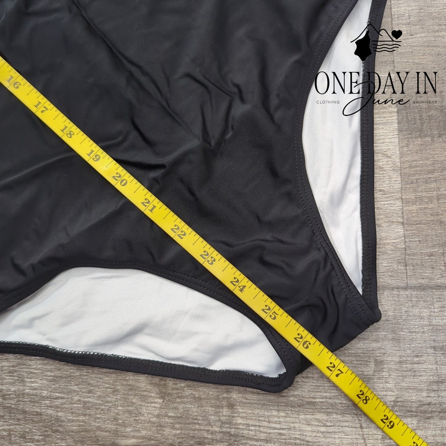 Adisputent Crossback One Piece Swimsuit Size M