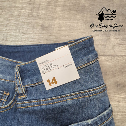 Lane Bryant Mid Rise Super Stretch Skinny Jeans Size 14