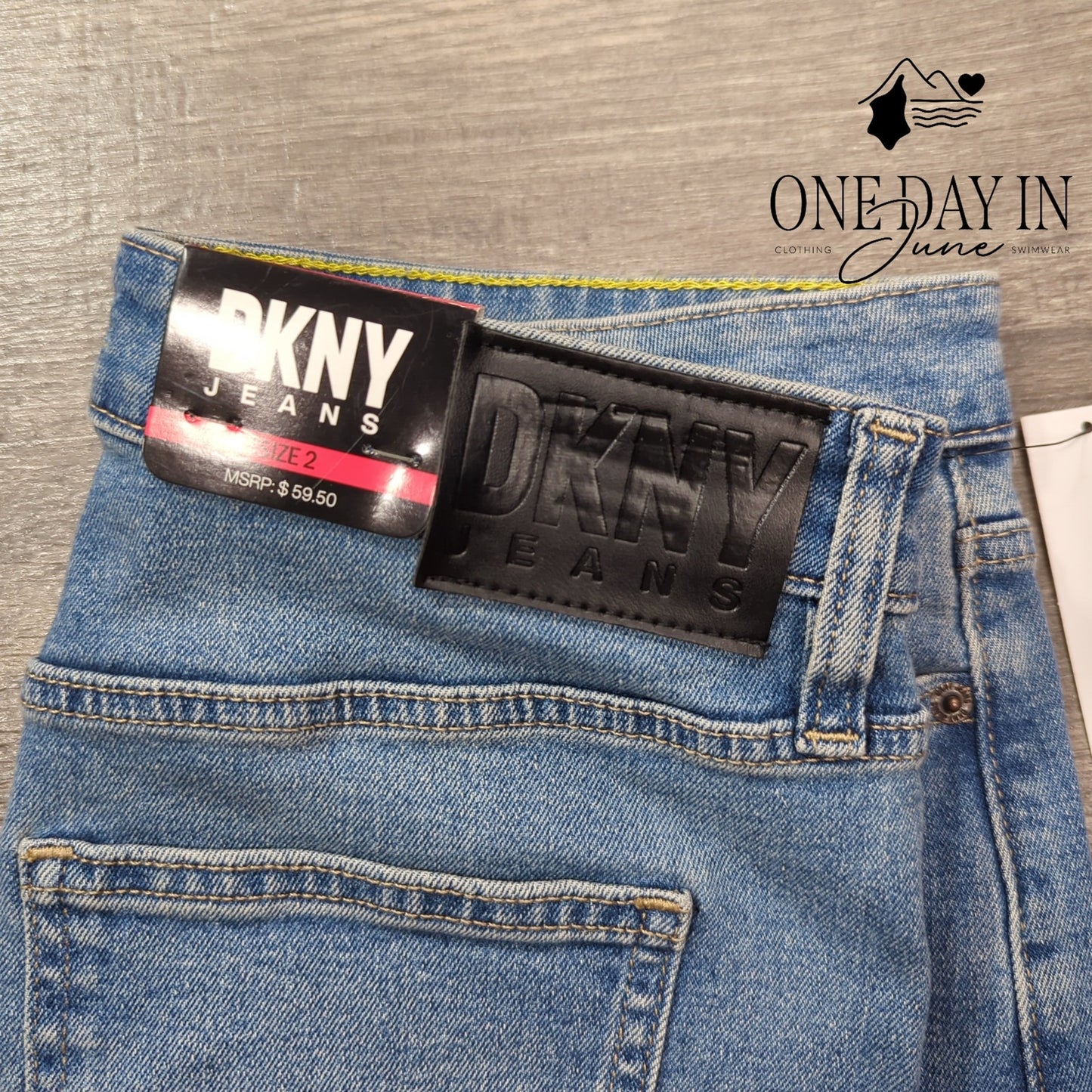 DKNY Jeans Mid Rise Denim Skirt Size 2
