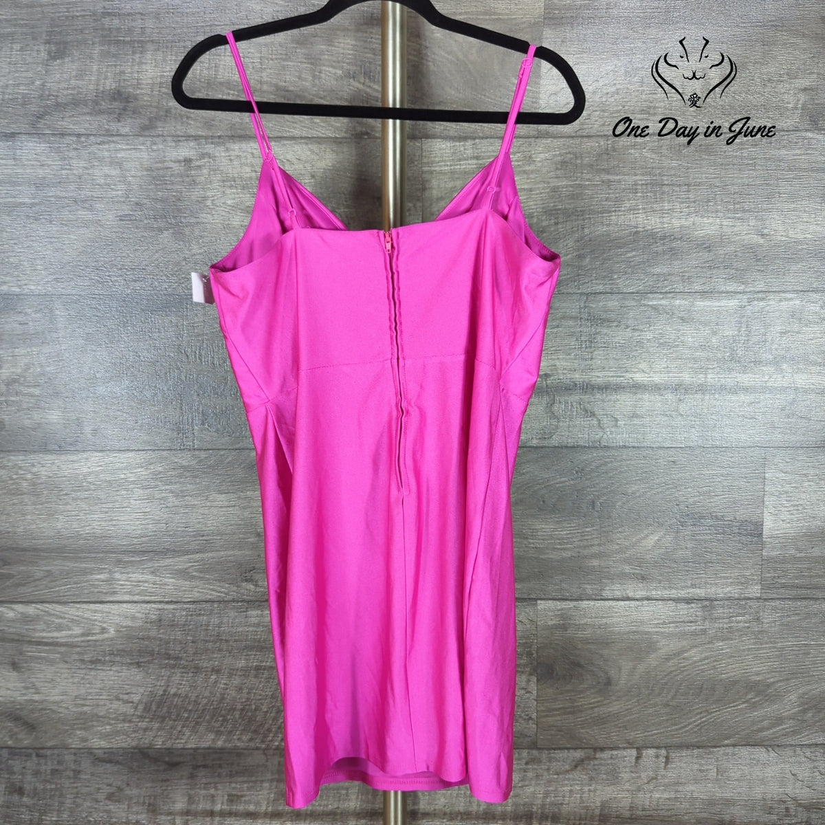 B. Smart Juniors V Neck Spaghetti Strap Bodycon Mini Dress Hot Pink Size 15