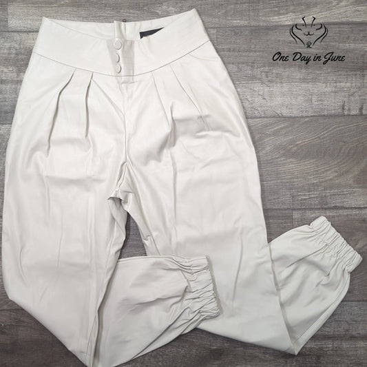 Gabrielle Union Faux Leather Jogger Pants Ivory Pleated NWT Size M