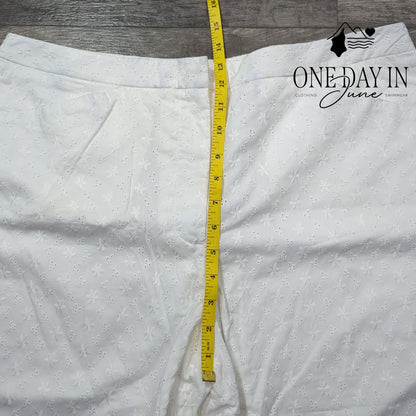 Liz Claiborne Cropped Pants Size 16