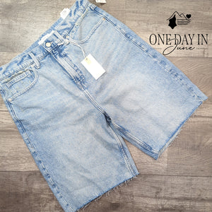 Good American Good Standard Bermuda Shorts Raw Hem Indigo NWT Size 8