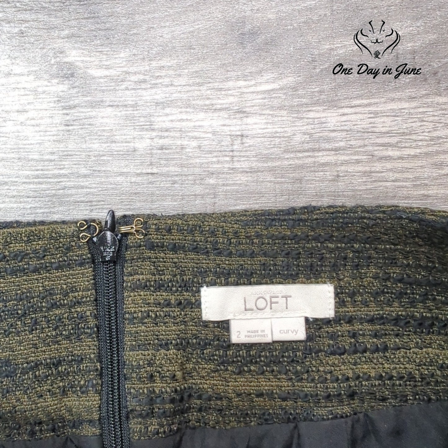 Loft Curvy Mini Skirt Size 2