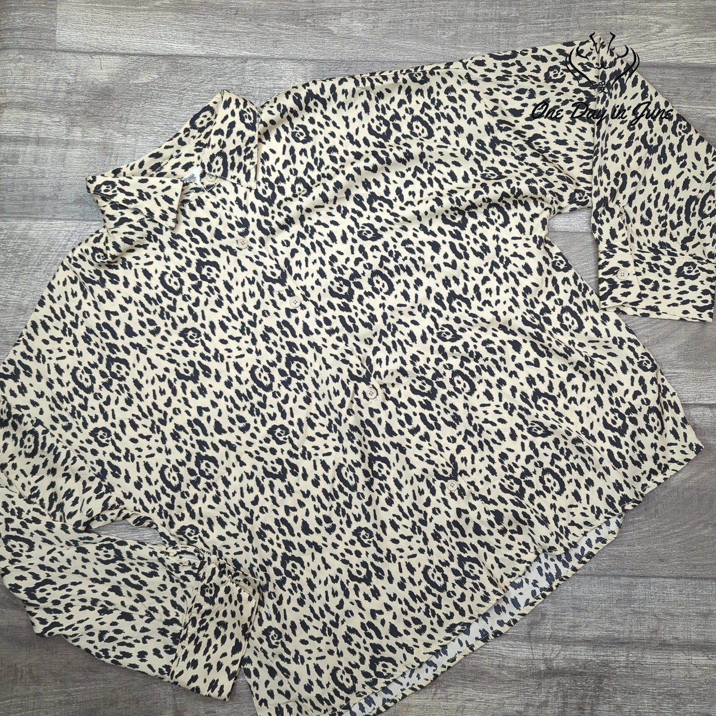 Ascot and Hart Long Sleeve Button Down Top Size XL