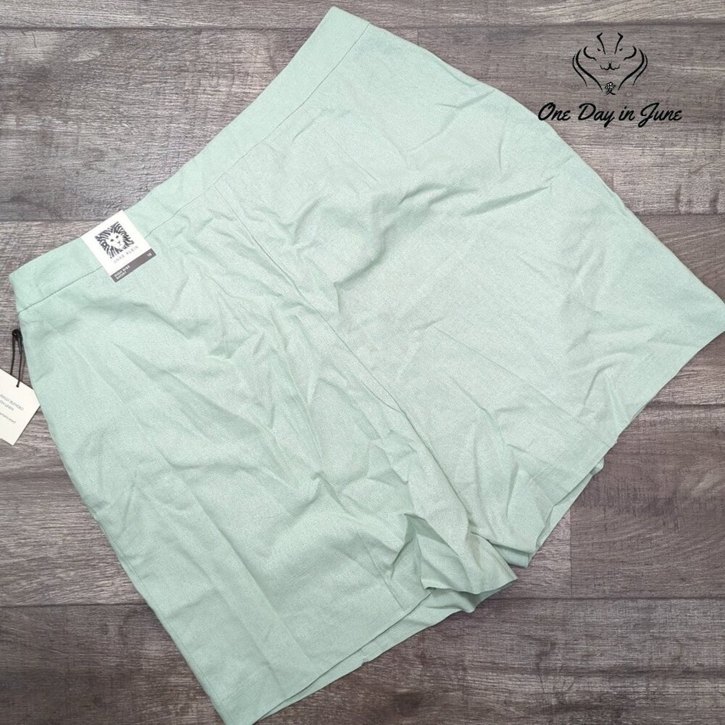 Anne Klein Linen Shorts Size 16