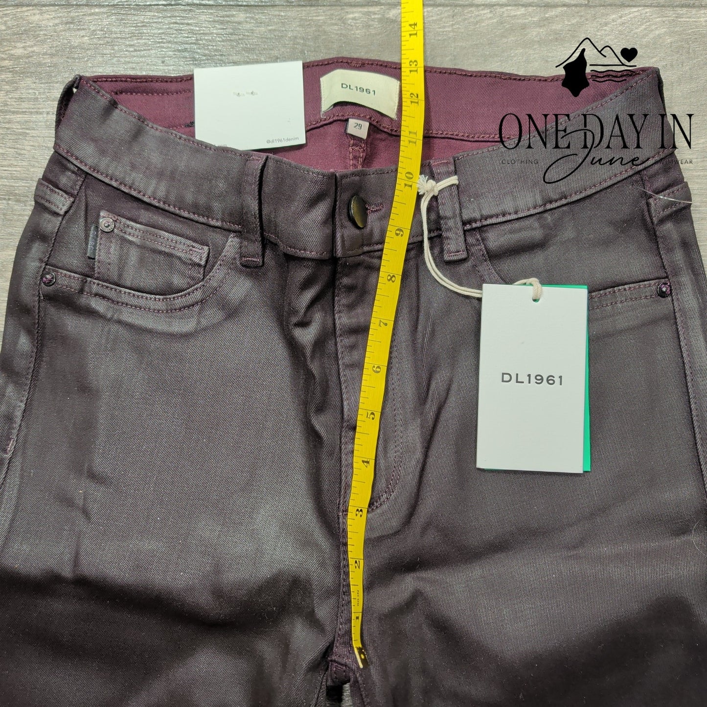 DL1961 Mara Straight Ultimate Coated Jeans Size 8 (29)