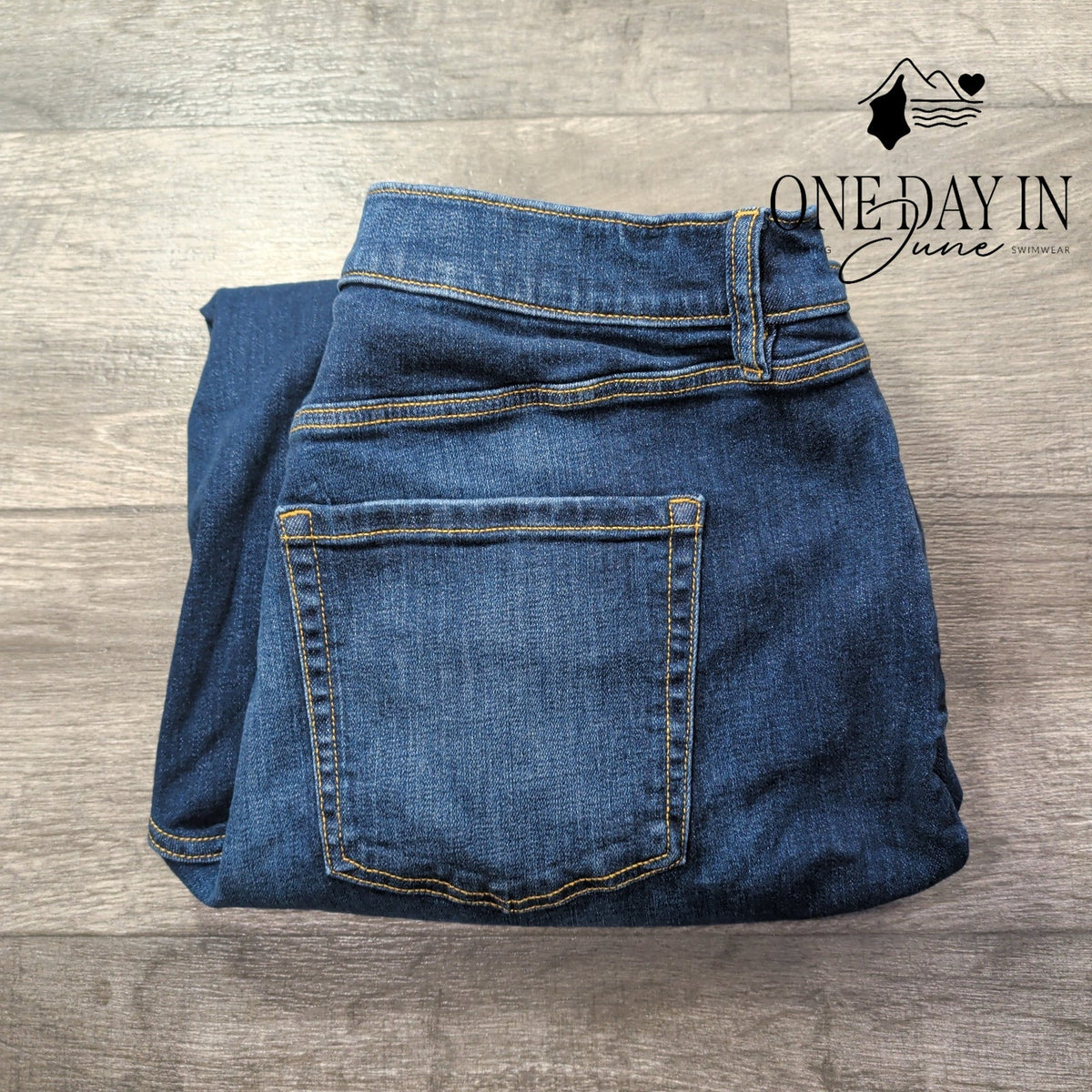 Lane Bryant Boyfriend Capri Jeans Mid Rise Petite Medium Wash NWT Size 18P