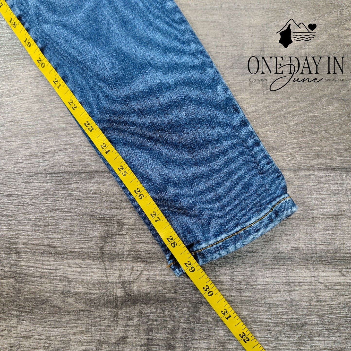 Good American Good Legs High Rise Skinny Jeans Indigo Blue NWT Size M