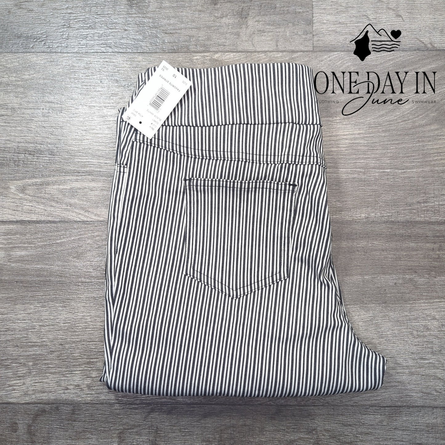 Southern Lady Pull On Cropped Pants Size 10