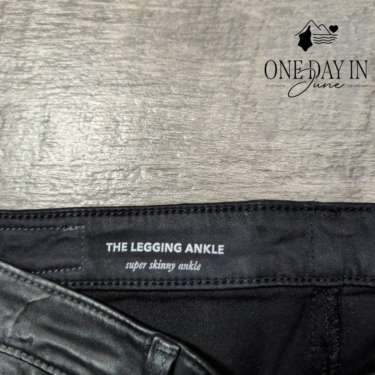 AG Adriano Goldschmied The Legging Ankle Faux Leather Jeans NWT Size 4 (27)