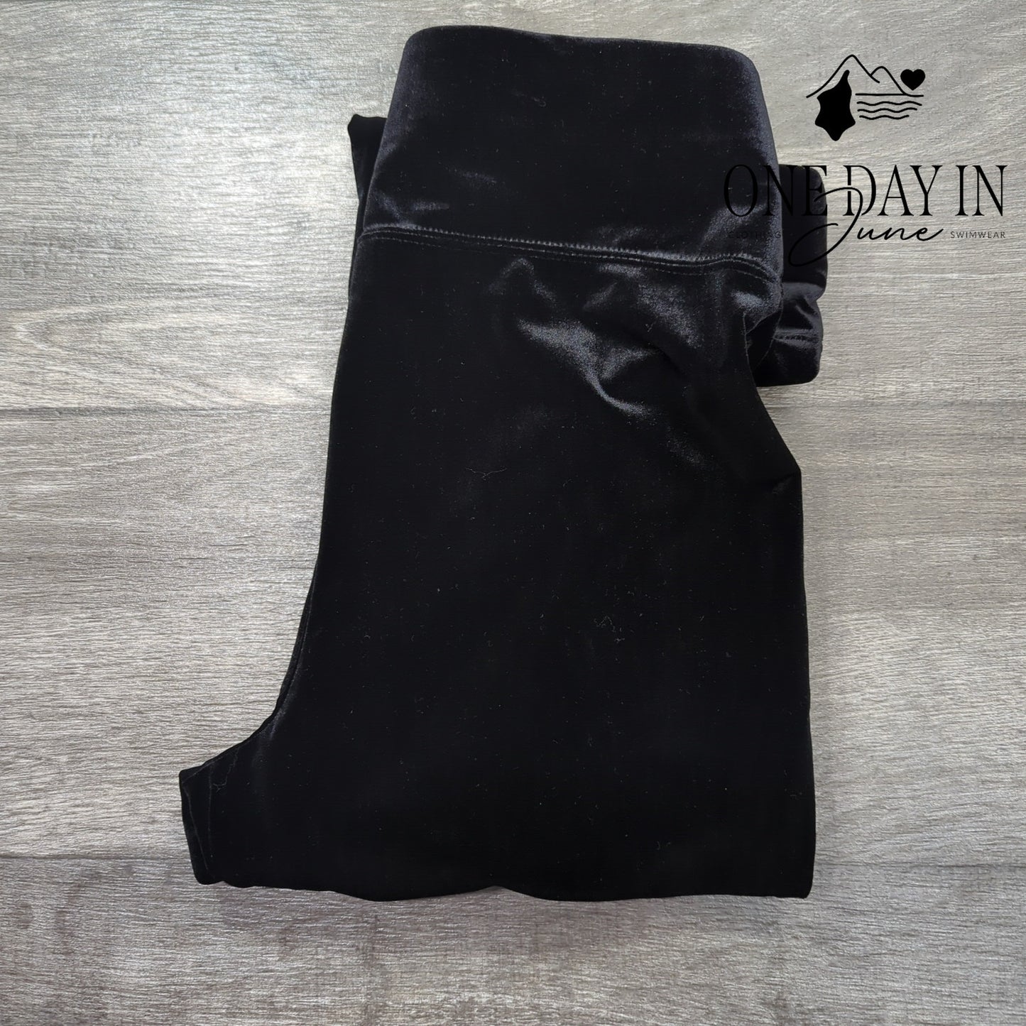 INC International Concepts Velvet Skinny Leg Size M