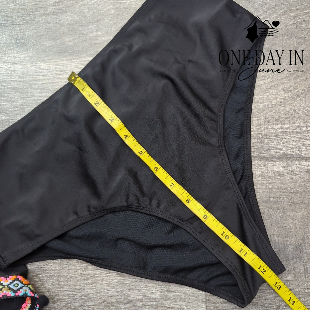 CharmLeaks 3 Piece Bikini Swimsuit Black Pom Pom Trim Shorts Boho Size 0XL