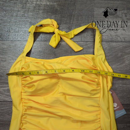 Smismivo Classic Halter One Piece Swimsuit Size M