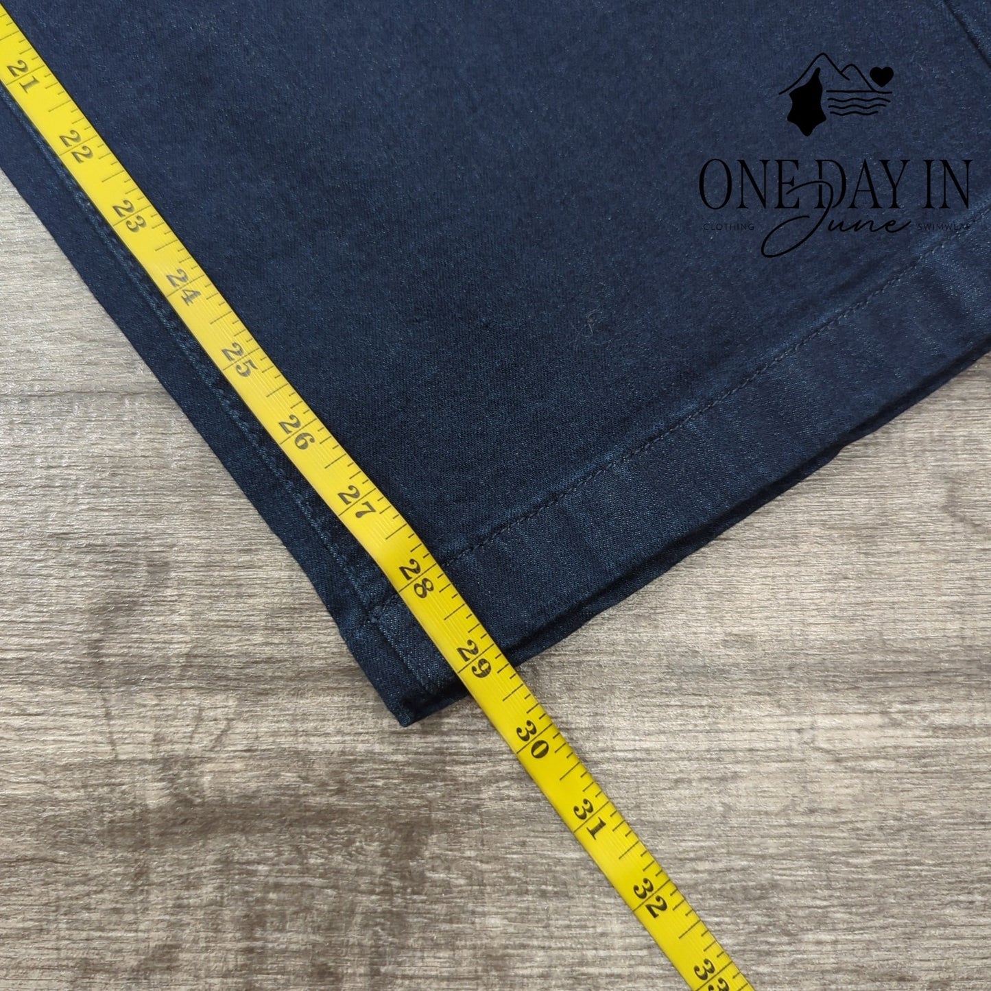 Kenneth Cole High Rise Barrell Leg Ankle Length Jeans Size 8