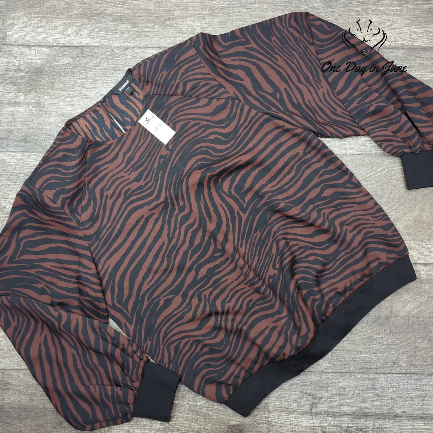 Express Long Sleeve Shoulder Pad Top Size M