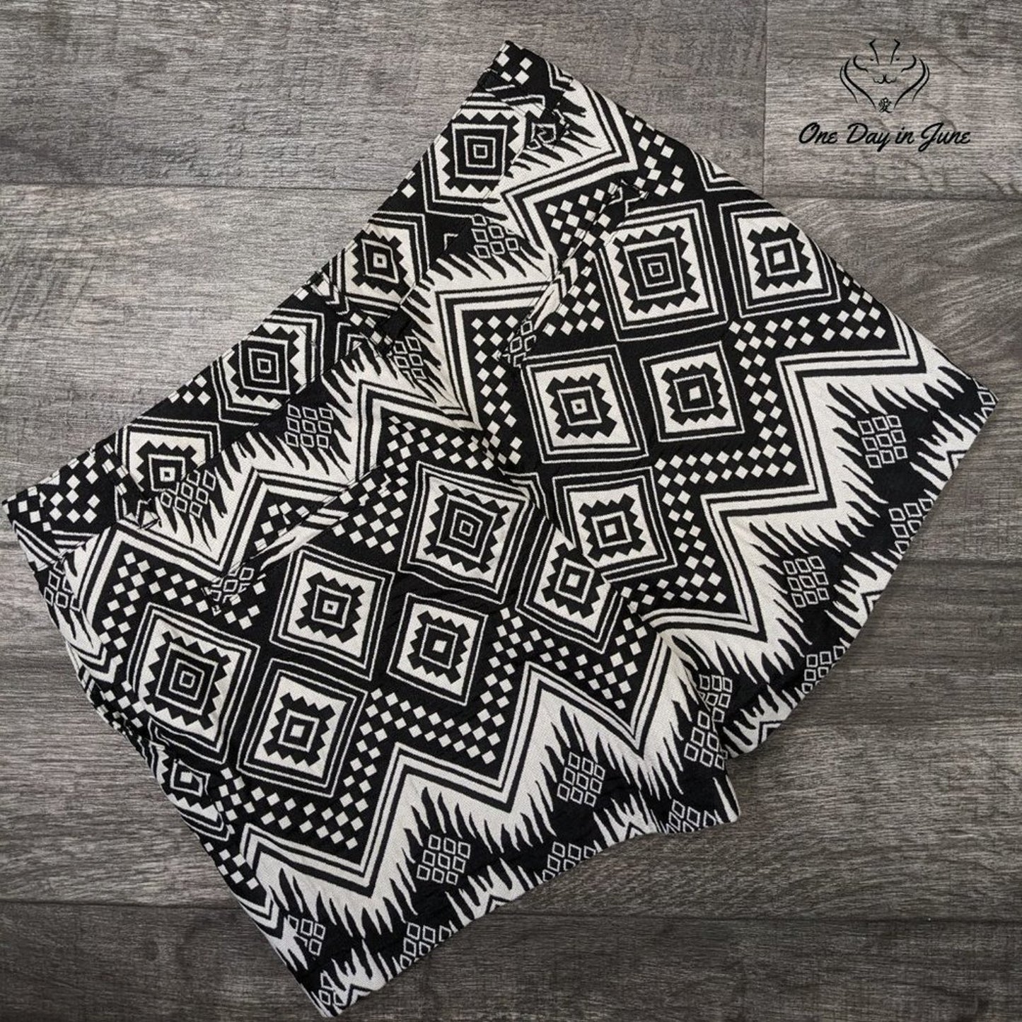 Dalia Collection Geometric Chino Shorts Size 4