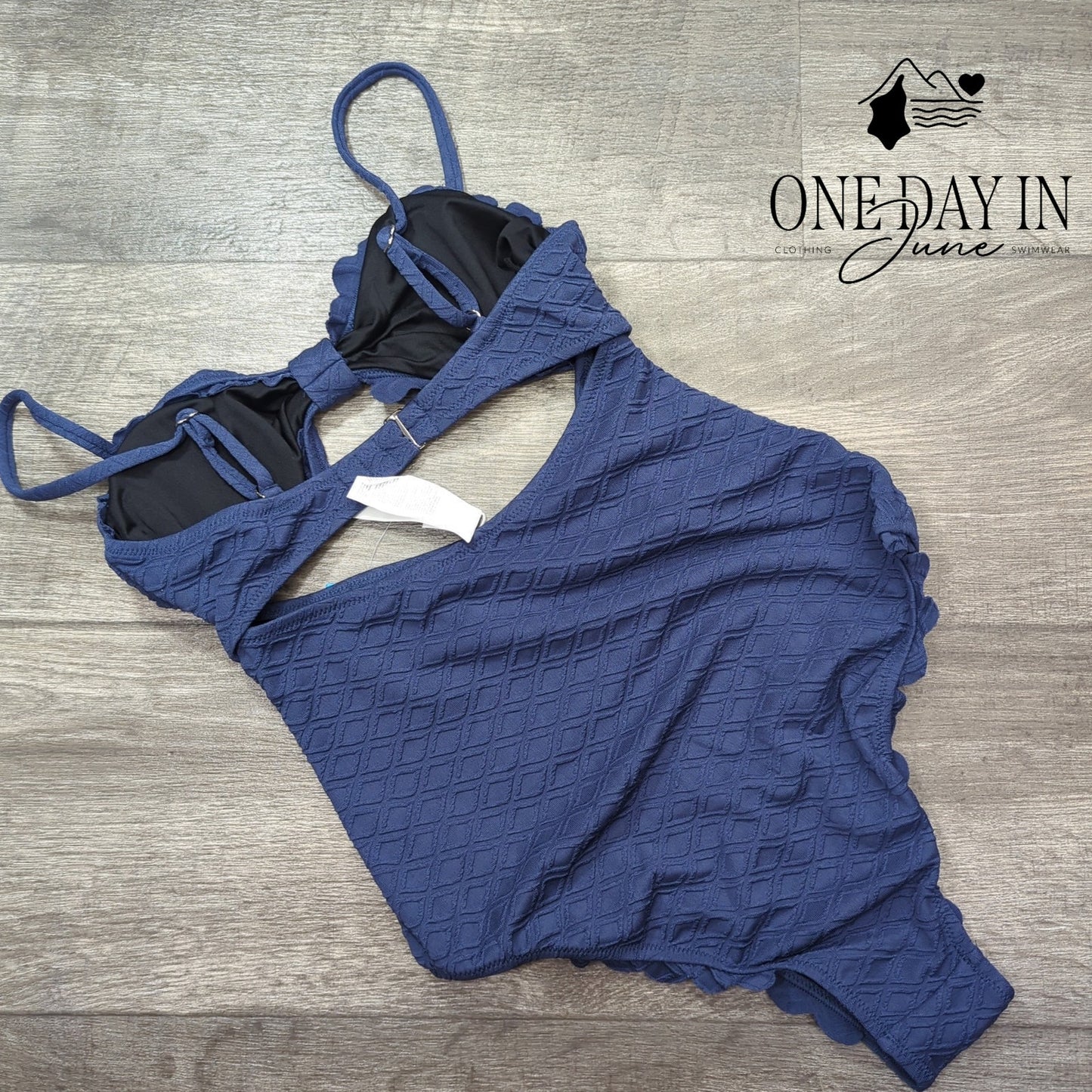 Cupshe Scallop Textured Cut Out One Piece Swimsuit Size S