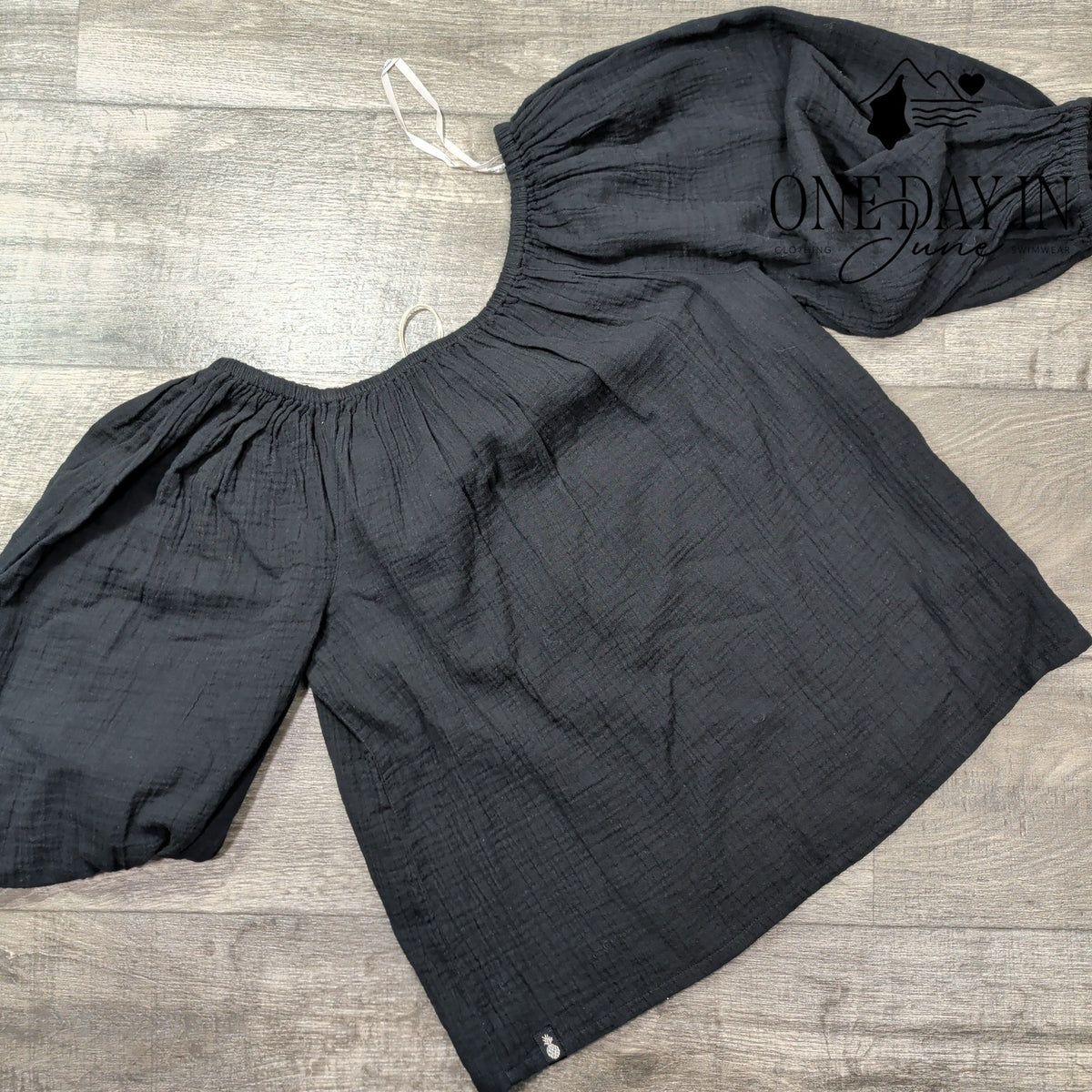 Tommy Bahama Coral Isle Off Shoulder Gauze Blouse Black NWT Size S