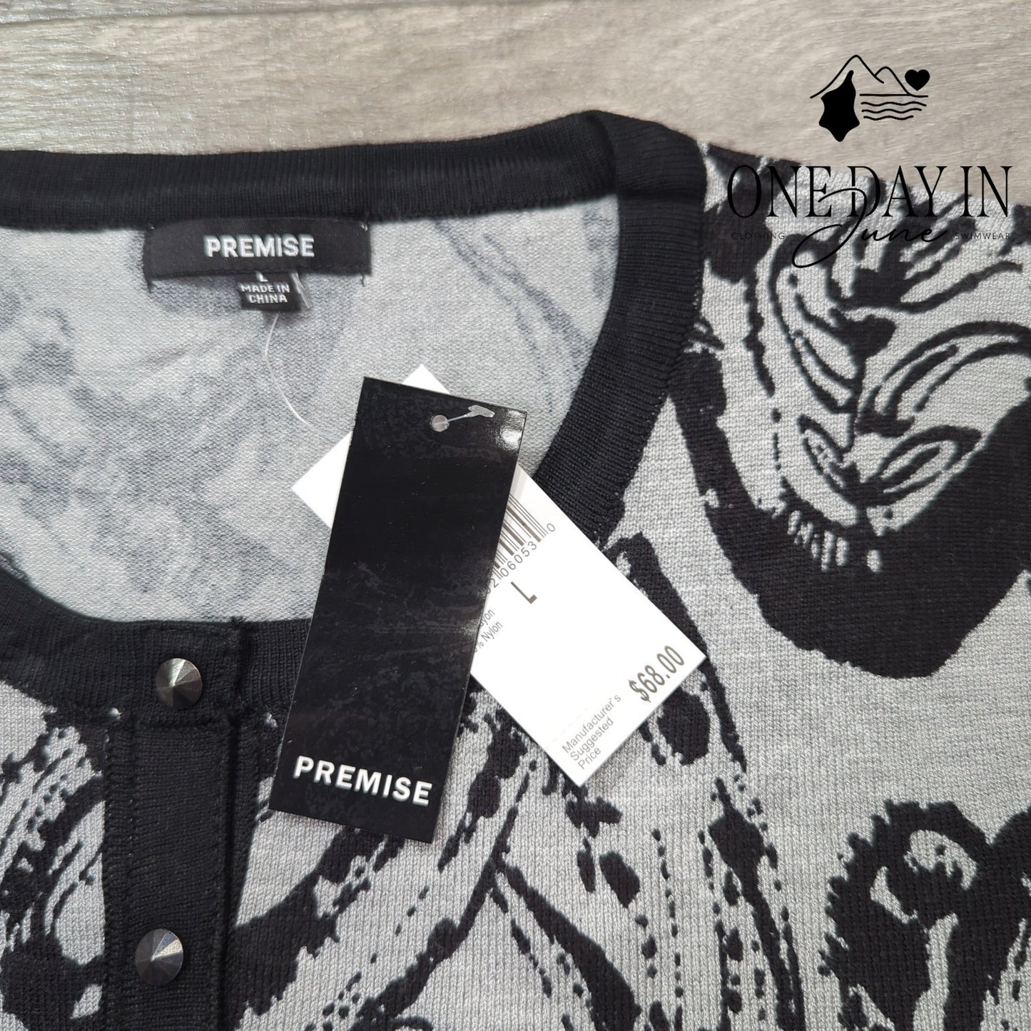 Premise Studio Snap Front Swetaer Size L