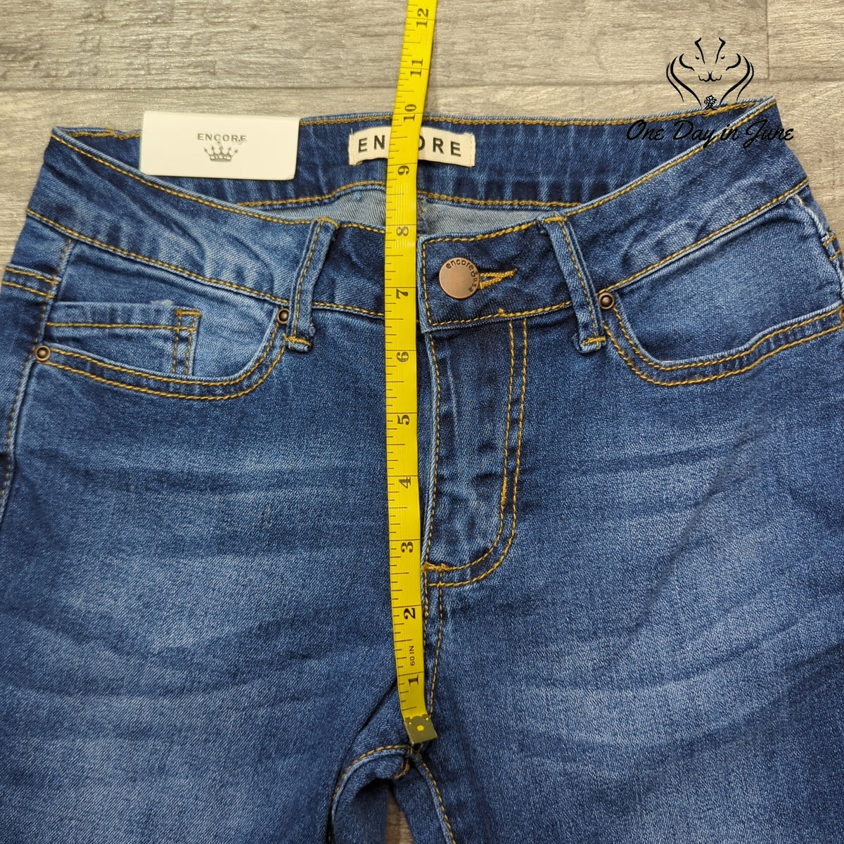 Encore Juniors Skinny Ankle Jeans Medium Wash Blue Stretch NWT Size 1