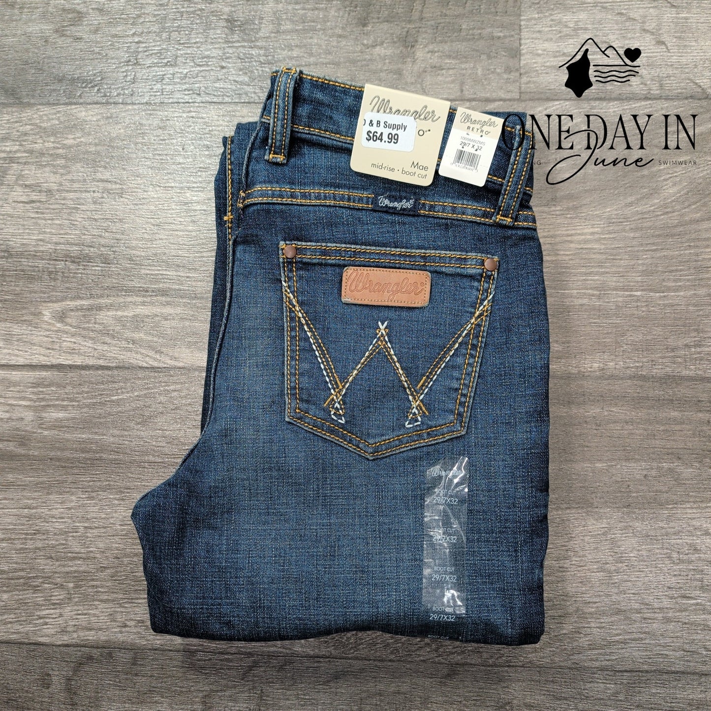 Wrangler Juniors Mae Mid Rise Boot Cut Jeans Size 7 (29X32)