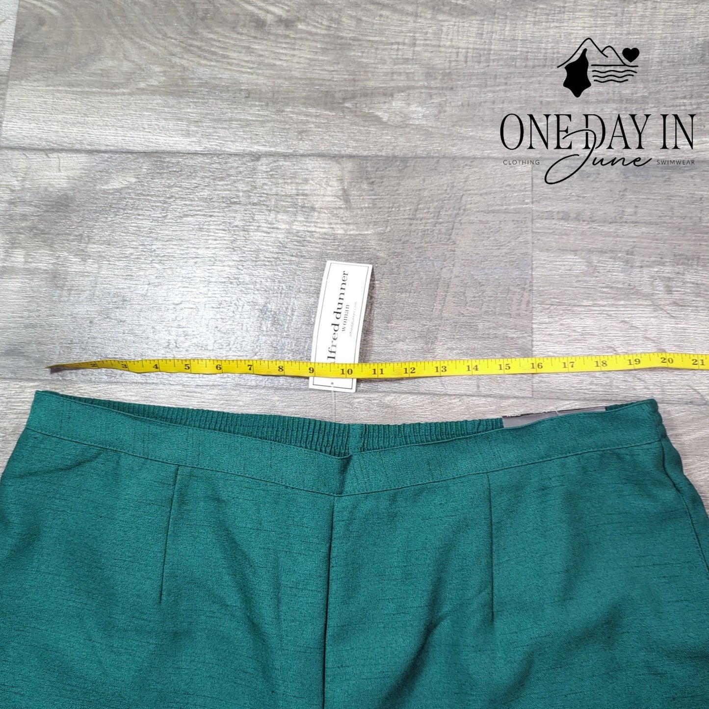Alfred Dunner Plus Size Classic Fit Proportioned Short Pants Size 20W