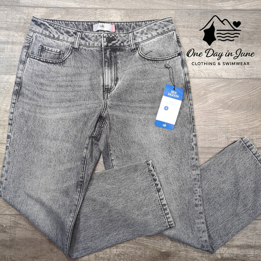 Cabi Smoke Wash Boyfriend Jeans Size 6