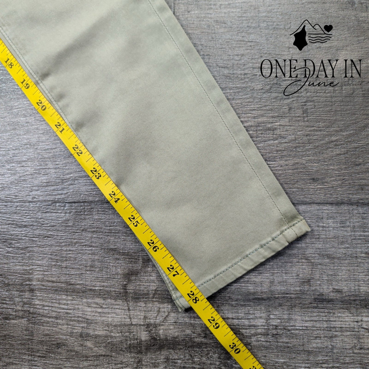 AG Adriano Goldschmied Farrah Skinny Ankle Jeans Sage Green NWT Size 2 (26)