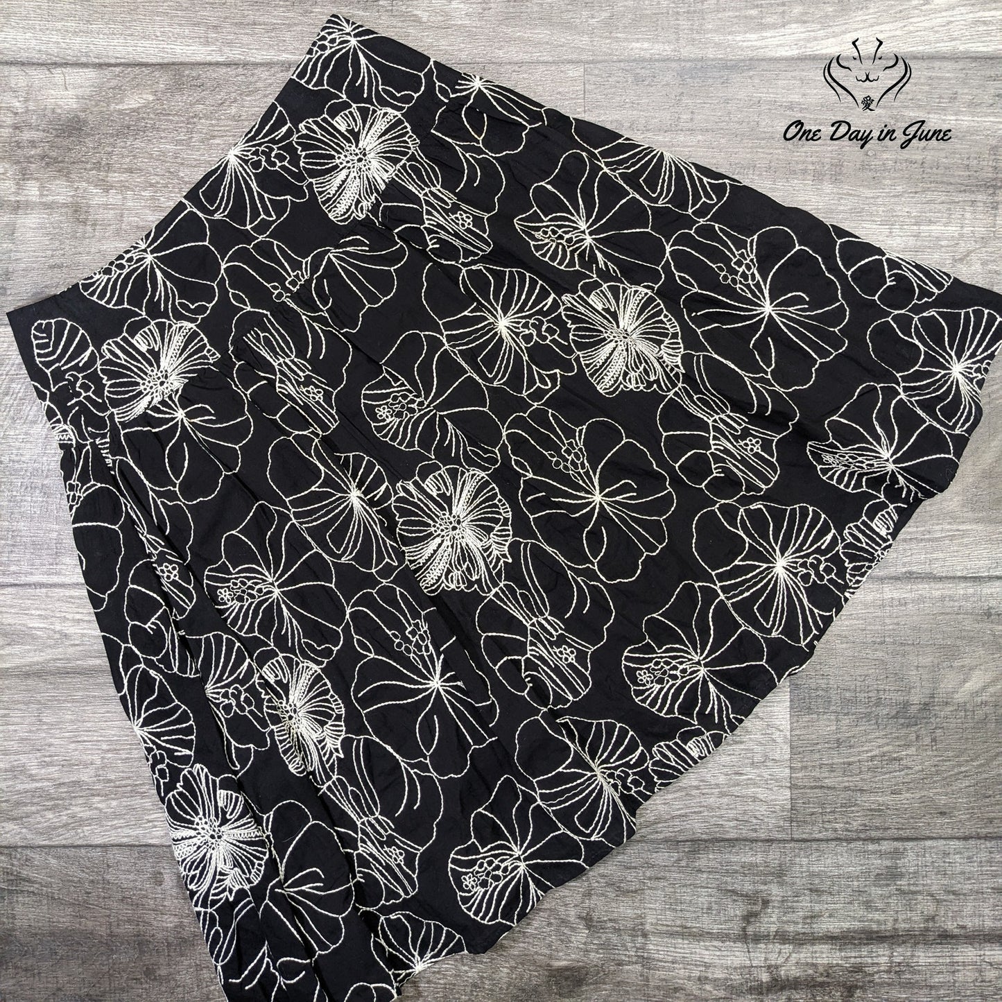 Chico's Embroidered A Line Skirt Size 0 (4)