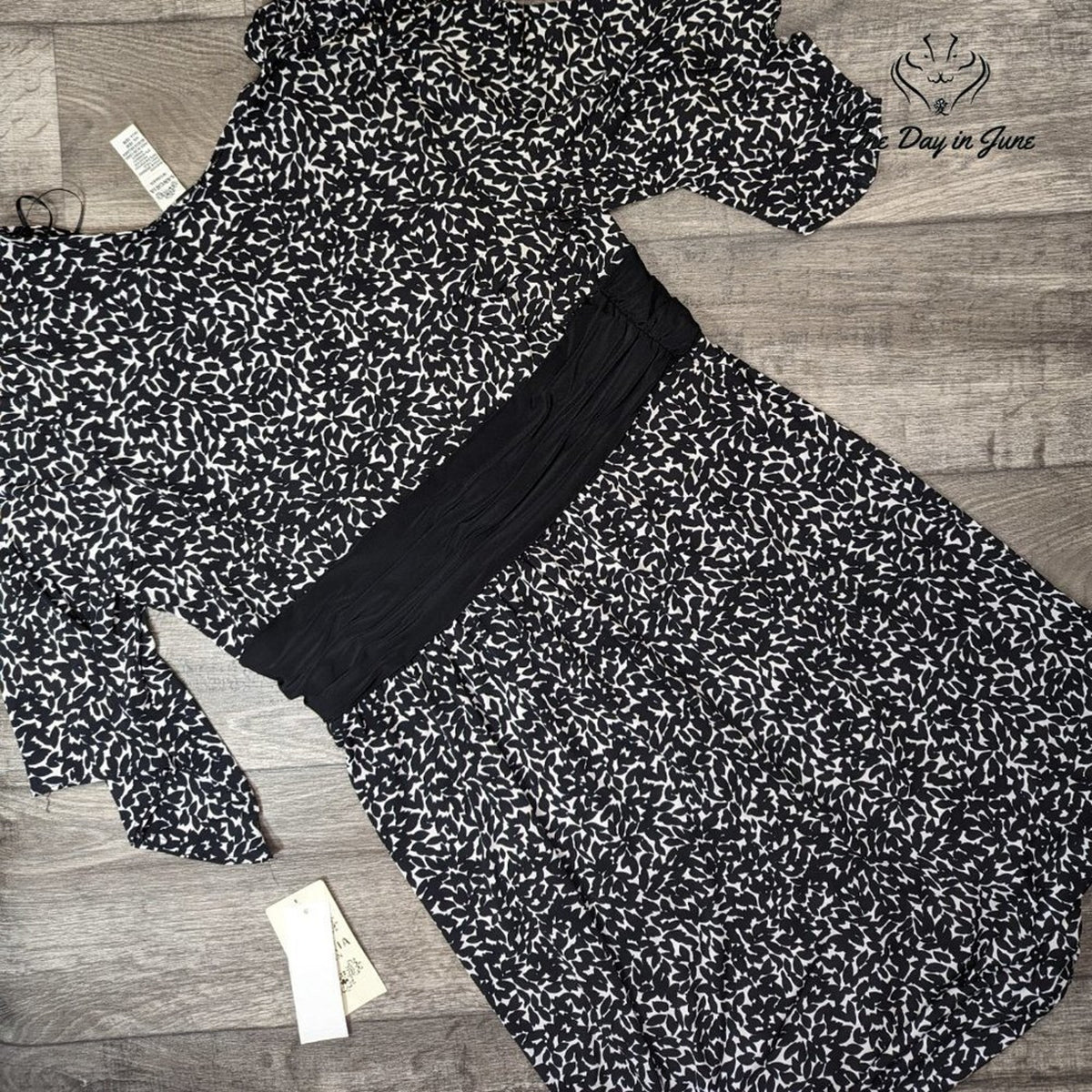 Sangria Plus Size V Neck 3/4 Sleeve Floral Sash Dress Black White NWT Size 18W