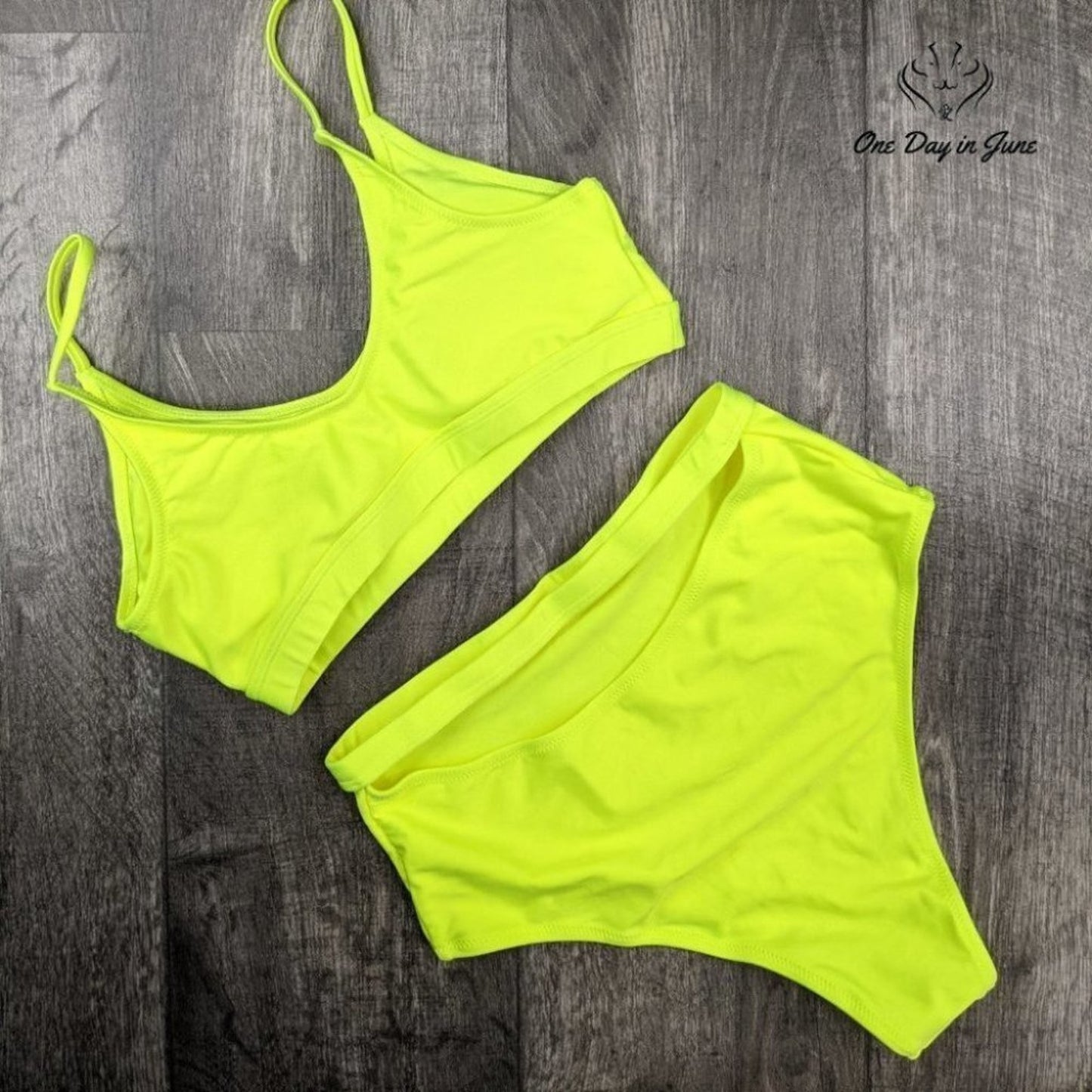 Amzbrly Window Back Bikini Size L