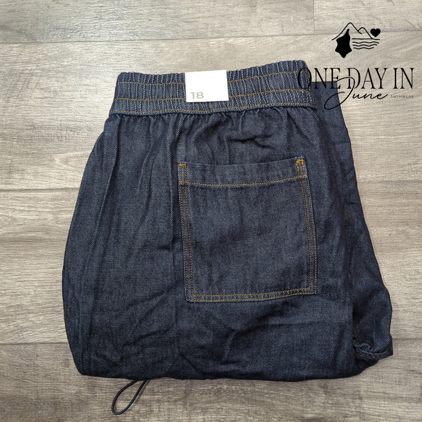 Lane Bryant Mid Rise Short Crop Jeans Size 18 Short