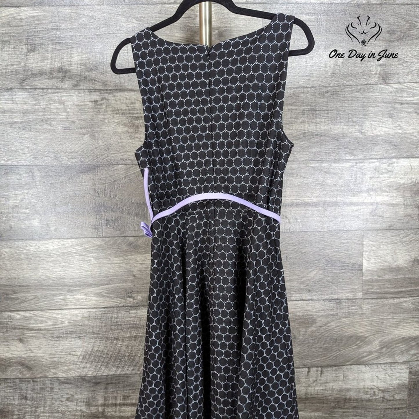 Elle Sleeveless Fit & Flare Dress with Belt Size M